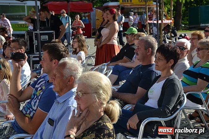 Zdjęcie w galerii na portalu naszraciborz.pl: Zamkowy piknik dla mam już za nami wiadomości z regionu