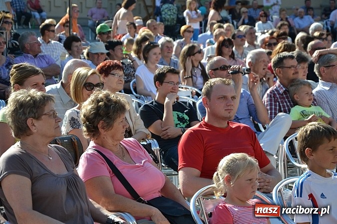 Zdjęcie w galerii na portalu naszraciborz.pl: Zamkowy piknik dla mam już za nami wiadomości z regionu