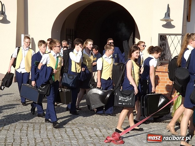 Zdjęcie w galerii na portalu naszraciborz.pl: Zamkowy piknik dla mam już za nami wiadomości z regionu