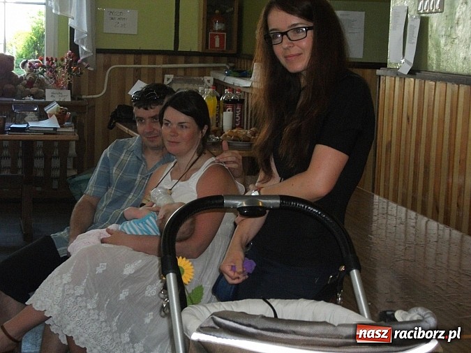 Zdjęcie w galerii na portalu naszraciborz.pl: Występy artystyczne z okazji Dnia Matki w Borucinie wiadomości z regionu