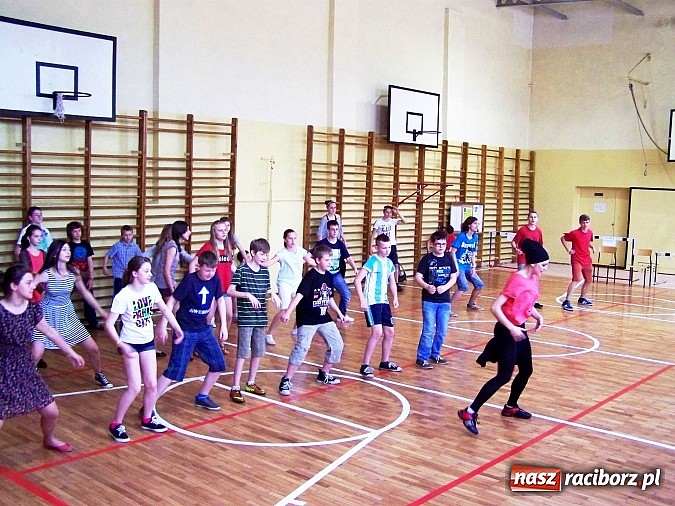 Zdjęcie w galerii na portalu naszraciborz.pl: III Festiwal Nauki i Techniki w Gimnazjum Nr 5 wiadomości z regionu