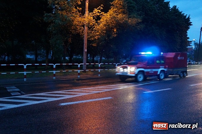 Zdjęcie w galerii na portalu naszraciborz.pl: Nawałnica nad powiatem - pożary, zalane drogi i piwnice, awarie nadajników wiadomości z regionu