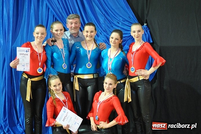 Zdjęcie w galerii na portalu naszraciborz.pl: 19 tytułów mistrzowskich i 9 pucharów mażoretek Tęczy  wiadomości z regionu