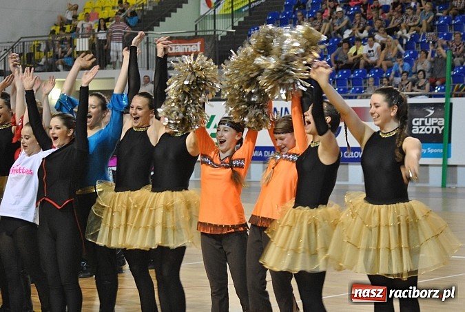 Zdjęcie w galerii na portalu naszraciborz.pl: 19 tytułów mistrzowskich i 9 pucharów mażoretek Tęczy  wiadomości z regionu