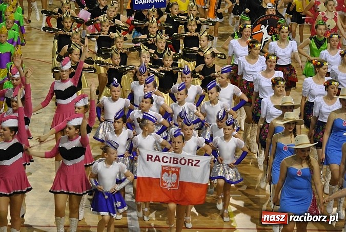 Zdjęcie w galerii na portalu naszraciborz.pl: 19 tytułów mistrzowskich i 9 pucharów mażoretek Tęczy  wiadomości z regionu