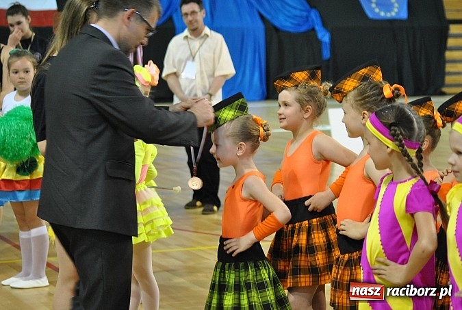 Zdjęcie w galerii na portalu naszraciborz.pl: 19 tytułów mistrzowskich i 9 pucharów mażoretek Tęczy  wiadomości z regionu
