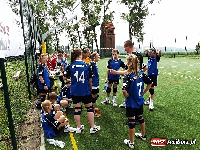 Zdjęcie w galerii na portalu naszraciborz.pl: Wojewódzki Finał Szczypiorniaka pierwszy raz w gminie Pietrowice Wielkie wiadomości z regionu