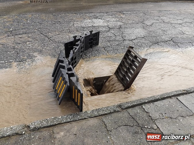 Zdjęcie w galerii na portalu naszraciborz.pl: Sobieskiego zalana drugi raz w ciągu doby  wiadomości z regionu