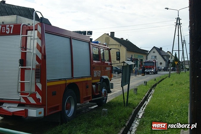 Zdjęcie w galerii na portalu naszraciborz.pl: Skutki nawałnicy. Owsiszcze zalane błotem  wiadomości z regionu