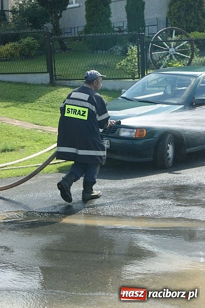 Zdjęcie w galerii na portalu naszraciborz.pl: Skutki nawałnicy. Owsiszcze zalane błotem  wiadomości z regionu