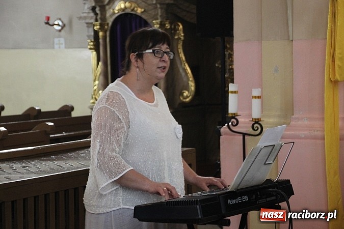 Zdjęcie w galerii na portalu naszraciborz.pl: Dziecięcy ch&oacute;r Eichendorffa koncertuje z okazji Dnia Matki wiadomości z regionu