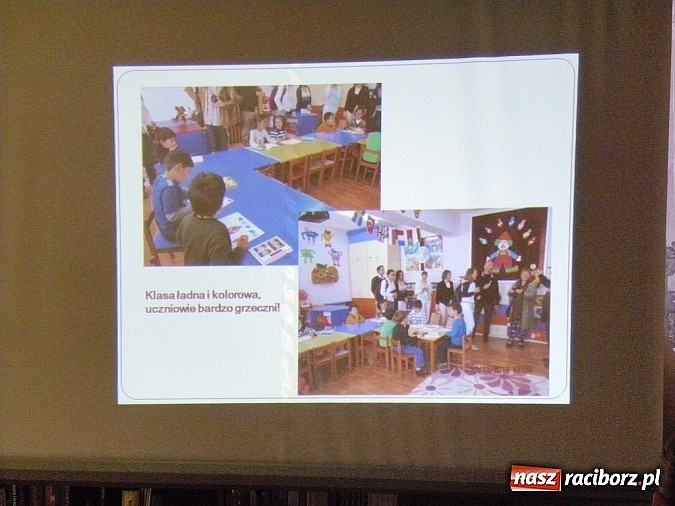 Zdjęcie w galerii na portalu naszraciborz.pl: Pomarańczowa Antalaya w bibliotece wiadomości z regionu