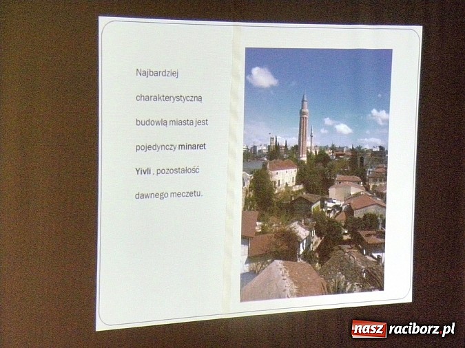 Zdjęcie w galerii na portalu naszraciborz.pl: Pomarańczowa Antalaya w bibliotece wiadomości z regionu