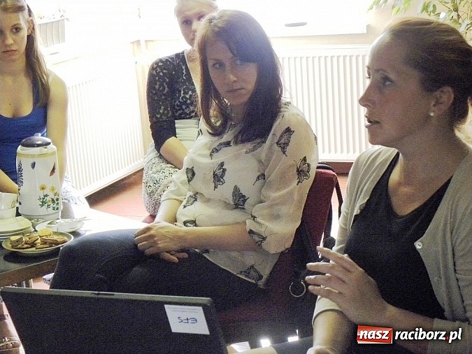 Zdjęcie w galerii na portalu naszraciborz.pl: Pomarańczowa Antalaya w bibliotece wiadomości z regionu