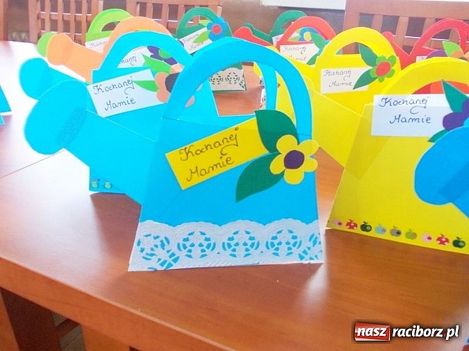 Zdjęcie w galerii na portalu naszraciborz.pl: Wyjątkowy Dzień Matki w Rudzie Kozielskiej wiadomości z regionu