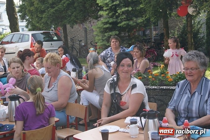 Zdjęcie w galerii na portalu naszraciborz.pl: Rodzinny festyn w kuźniańskim Przedszkolu wiadomości z regionu