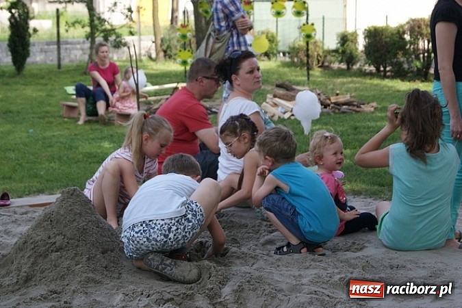 Zdjęcie w galerii na portalu naszraciborz.pl: Rodzinny festyn w kuźniańskim Przedszkolu wiadomości z regionu