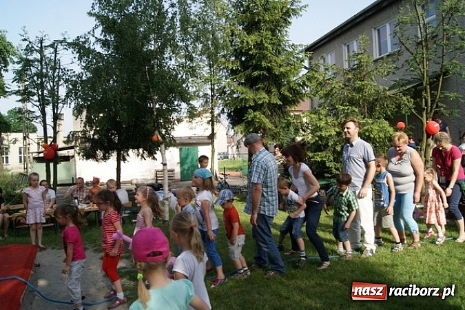 Zdjęcie w galerii na portalu naszraciborz.pl: Rodzinny festyn w kuźniańskim Przedszkolu wiadomości z regionu