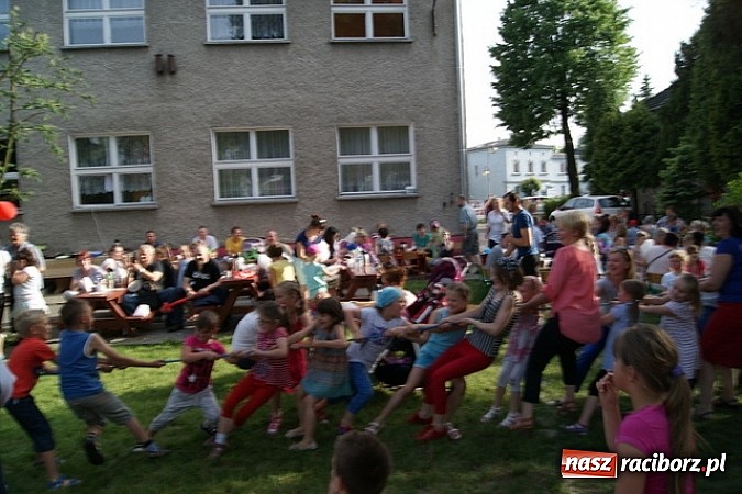 Zdjęcie w galerii na portalu naszraciborz.pl: Rodzinny festyn w kuźniańskim Przedszkolu wiadomości z regionu