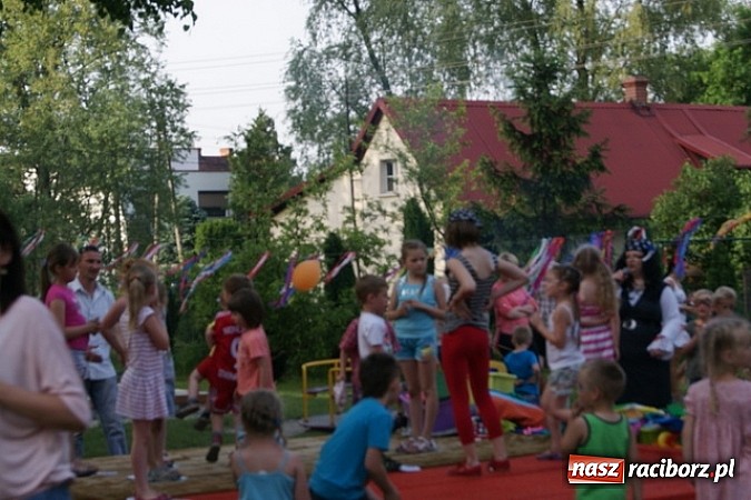 Zdjęcie w galerii na portalu naszraciborz.pl: Rodzinny festyn w kuźniańskim Przedszkolu wiadomości z regionu