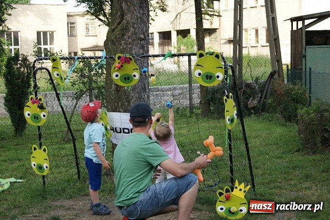 Zdjęcie w galerii na portalu naszraciborz.pl: Rodzinny festyn w kuźniańskim Przedszkolu wiadomości z regionu