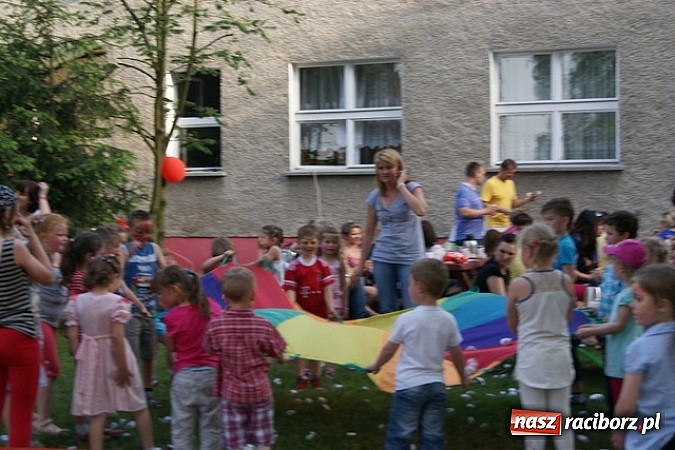 Zdjęcie w galerii na portalu naszraciborz.pl: Rodzinny festyn w kuźniańskim Przedszkolu wiadomości z regionu