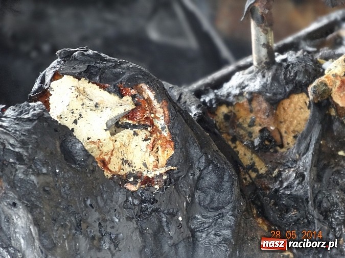 Zdjęcie w galerii na portalu naszraciborz.pl: Pożar garażu przy Częstochowskiej - zobacz wideo nadesłane przez Czytelnika wiadomości z regionu