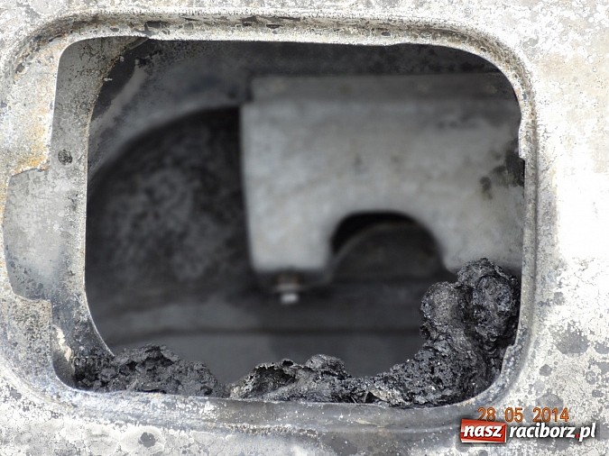 Zdjęcie w galerii na portalu naszraciborz.pl: Pożar garażu przy Częstochowskiej - zobacz wideo nadesłane przez Czytelnika wiadomości z regionu