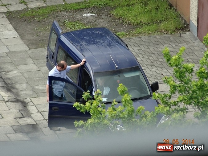 Zdjęcie w galerii na portalu naszraciborz.pl: Pożar garażu przy Częstochowskiej - zobacz wideo nadesłane przez Czytelnika wiadomości z regionu