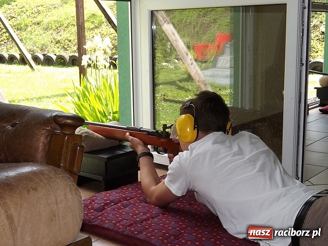 Zdjęcie w galerii na portalu naszraciborz.pl: Płeć piękna prowadzi w zawodach strzeleckich! wiadomości z regionu