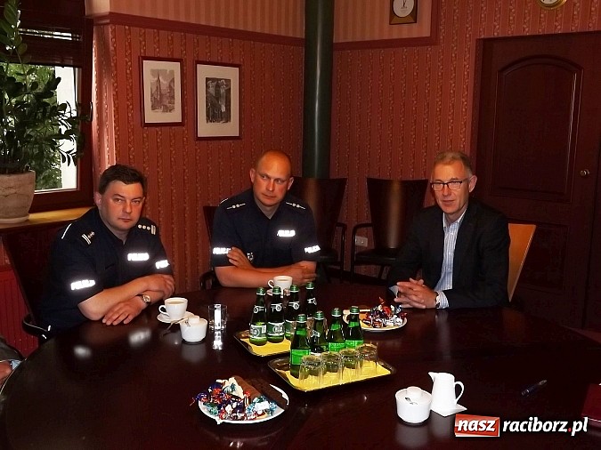 Zdjęcie w galerii na portalu naszraciborz.pl: Prezydent wręczył nagrody zasłużonym mundurowym i mechanikowi wiadomości z regionu