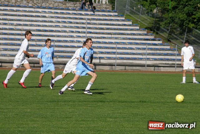 Zdjęcie w galerii na portalu naszraciborz.pl: Potrenowali i zagrali wiadomości z regionu