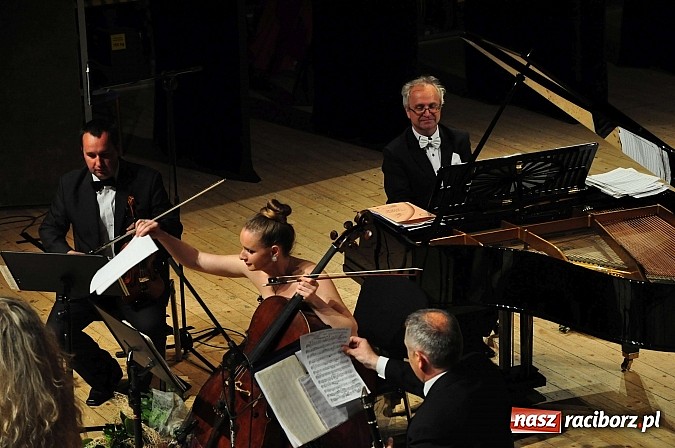 Zdjęcie w galerii na portalu naszraciborz.pl: Jubileuszowy koncert z okazji 10-lecia Kwartetu Bramy Morawskiej wiadomości z regionu