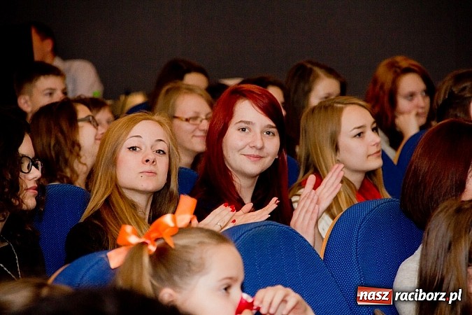 Zdjęcie w galerii na portalu naszraciborz.pl: Powiatowy Festiwal Twórczości Artystycznej - koncert galowy w Strzesze  wiadomości z regionu