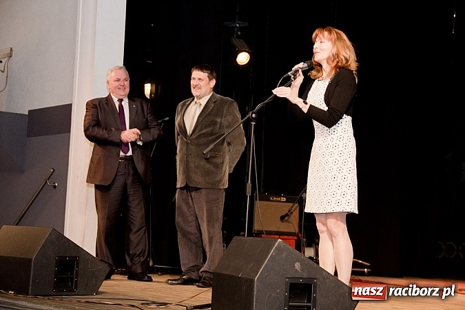Zdjęcie w galerii na portalu naszraciborz.pl: Powiatowy Festiwal Twórczości Artystycznej - koncert galowy w Strzesze  wiadomości z regionu