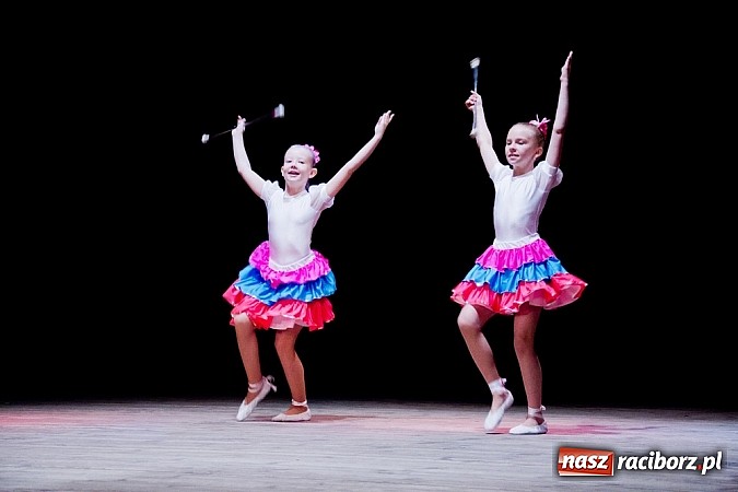 Zdjęcie w galerii na portalu naszraciborz.pl: Powiatowy Festiwal Twórczości Artystycznej - koncert galowy w Strzesze  wiadomości z regionu