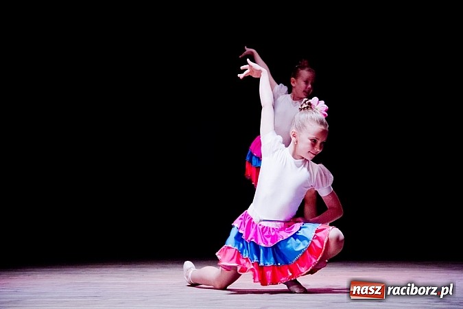 Zdjęcie w galerii na portalu naszraciborz.pl: Powiatowy Festiwal Twórczości Artystycznej - koncert galowy w Strzesze  wiadomości z regionu