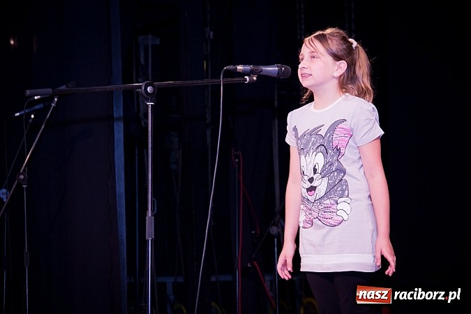 Zdjęcie w galerii na portalu naszraciborz.pl: Powiatowy Festiwal Twórczości Artystycznej - koncert galowy w Strzesze  wiadomości z regionu