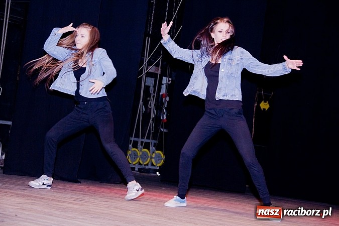 Zdjęcie w galerii na portalu naszraciborz.pl: Powiatowy Festiwal Twórczości Artystycznej - koncert galowy w Strzesze  wiadomości z regionu