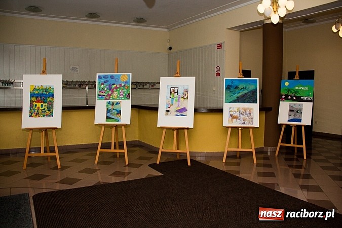 Zdjęcie w galerii na portalu naszraciborz.pl: Powiatowy Festiwal Twórczości Artystycznej - koncert galowy w Strzesze  wiadomości z regionu