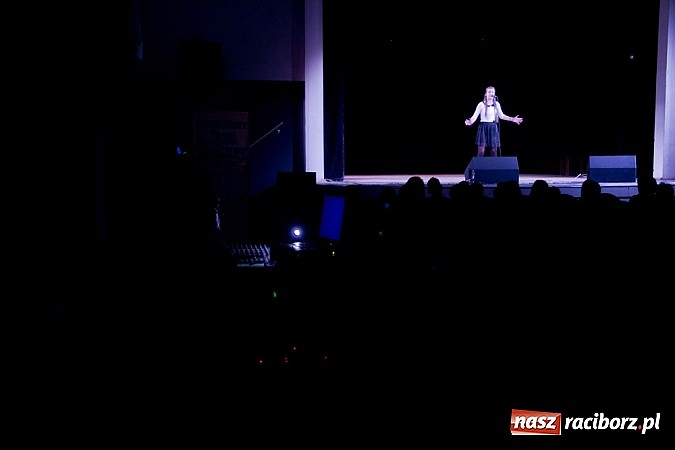 Zdjęcie w galerii na portalu naszraciborz.pl: Powiatowy Festiwal Twórczości Artystycznej - koncert galowy w Strzesze  wiadomości z regionu