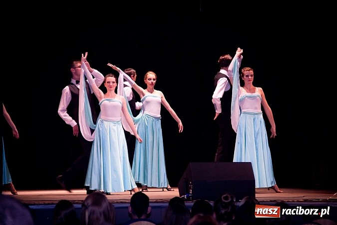 Zdjęcie w galerii na portalu naszraciborz.pl: Powiatowy Festiwal Twórczości Artystycznej - koncert galowy w Strzesze  wiadomości z regionu