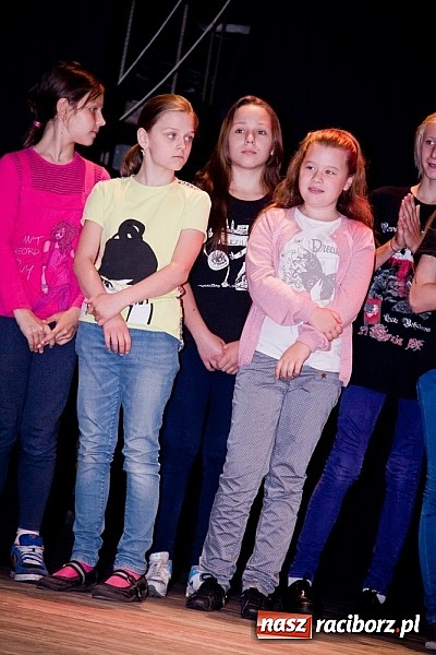 Zdjęcie w galerii na portalu naszraciborz.pl: Powiatowy Festiwal Twórczości Artystycznej - koncert galowy w Strzesze  wiadomości z regionu