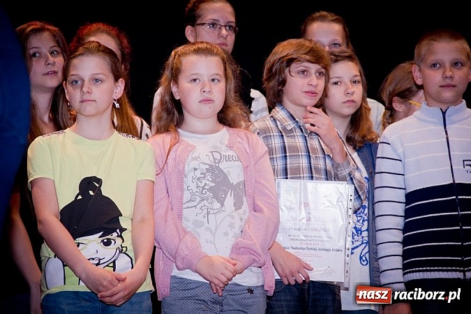 Zdjęcie w galerii na portalu naszraciborz.pl: Powiatowy Festiwal Twórczości Artystycznej - koncert galowy w Strzesze  wiadomości z regionu