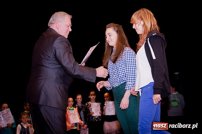 Zdjęcie w galerii na portalu naszraciborz.pl: Powiatowy Festiwal Twórczości Artystycznej - koncert galowy w Strzesze  wiadomości z regionu