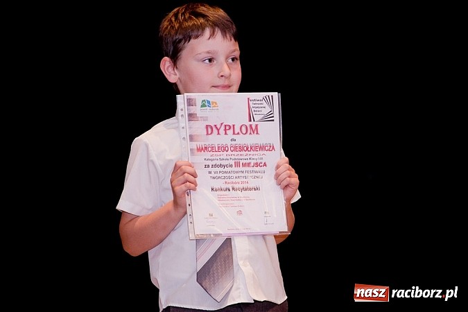 Zdjęcie w galerii na portalu naszraciborz.pl: Powiatowy Festiwal Twórczości Artystycznej - koncert galowy w Strzesze  wiadomości z regionu