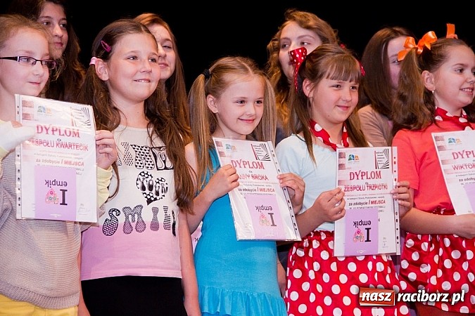 Zdjęcie w galerii na portalu naszraciborz.pl: Powiatowy Festiwal Twórczości Artystycznej - koncert galowy w Strzesze  wiadomości z regionu