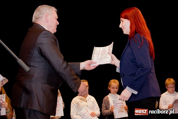 Zdjęcie w galerii na portalu naszraciborz.pl: Powiatowy Festiwal Twórczości Artystycznej - koncert galowy w Strzesze  wiadomości z regionu