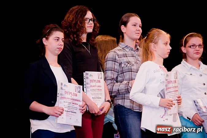 Zdjęcie w galerii na portalu naszraciborz.pl: Powiatowy Festiwal Twórczości Artystycznej - koncert galowy w Strzesze  wiadomości z regionu