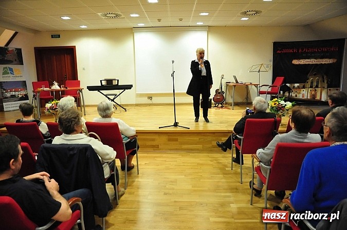 Zdjęcie w galerii na portalu naszraciborz.pl: Lwowska Fala zawitała na raciborski zamek wiadomości z regionu